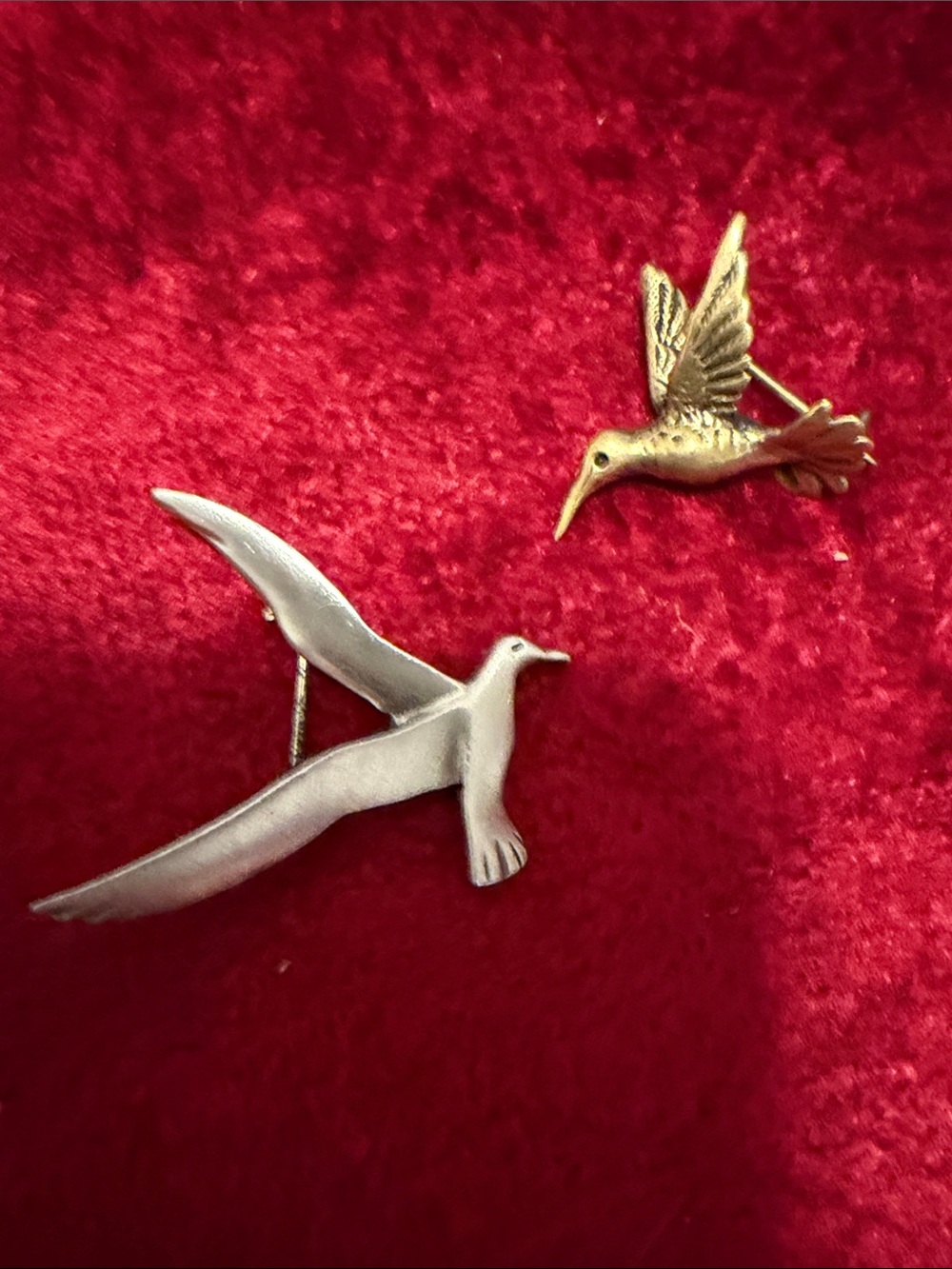 Vintage Decorative Bird Pins - Silver Seagull & Gold Hummingbird unsigned